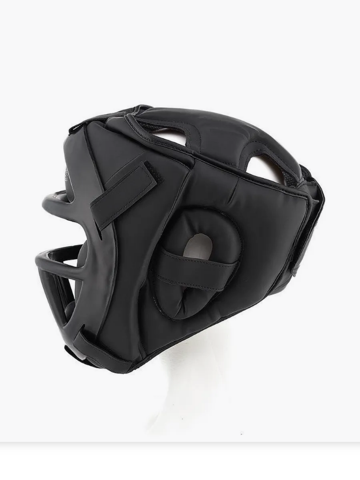 Шлем для единоборств с маской